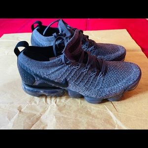 Women pre-owned sneakers